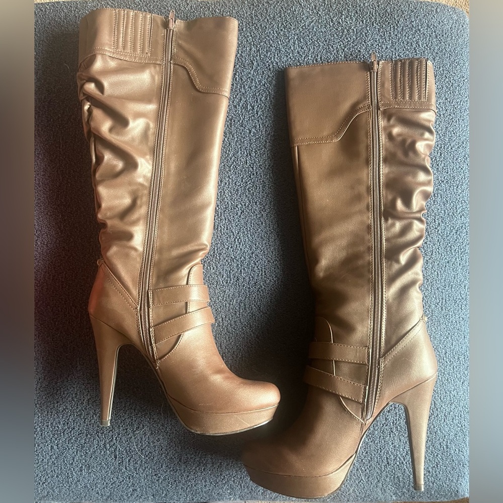 Guess Platform Boots